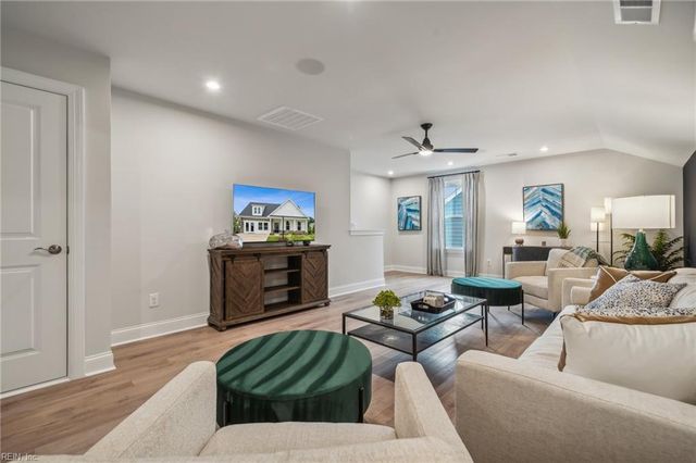 1310 Wharf Hill DR, Smithfield, VA 23430