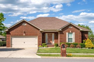 176 Longspur Dr, Gallatin, TN 37066