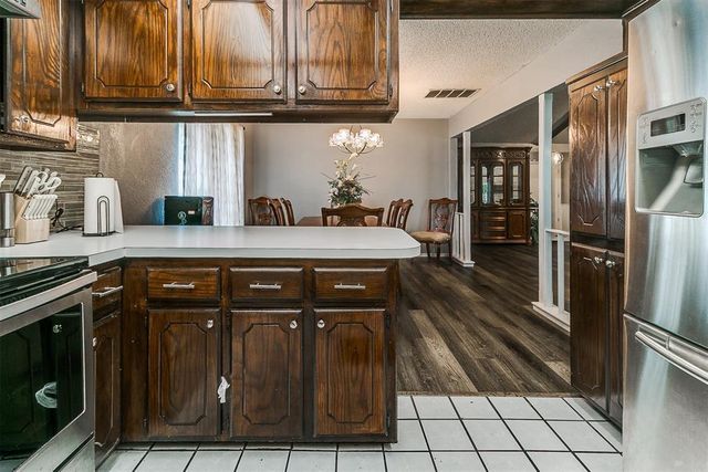 100 Three Oaks Drive, Midwest City, OK 73130