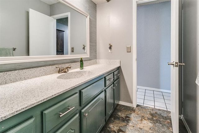 100 Three Oaks Drive, Midwest City, OK 73130