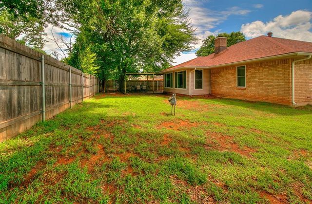 100 Three Oaks Drive, Midwest City, OK 73130