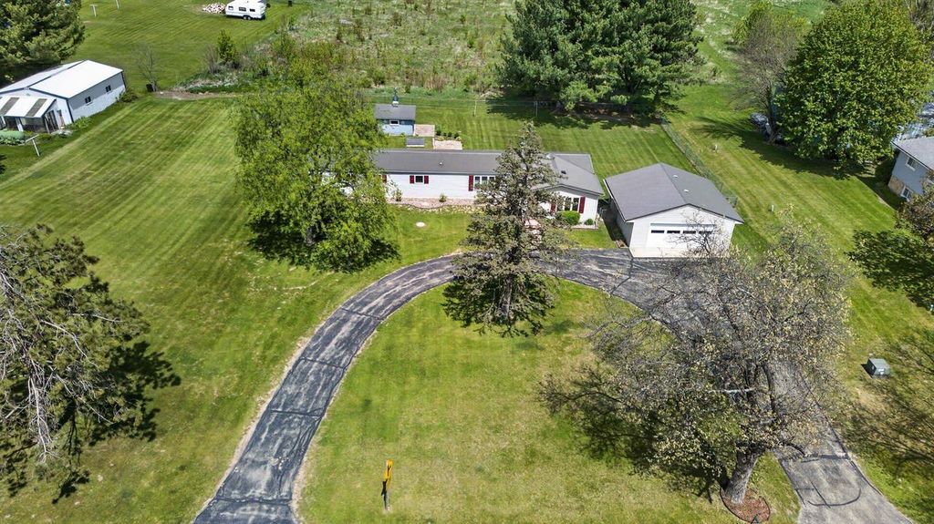 7110 Frenchtown Road, Belleville, WI 53508