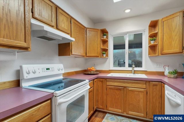 468 Harris Ln, Oregon City, OR 97045