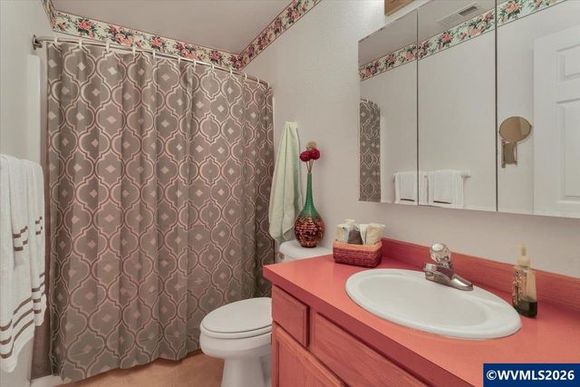 468 Harris Ln, Oregon City, OR 97045