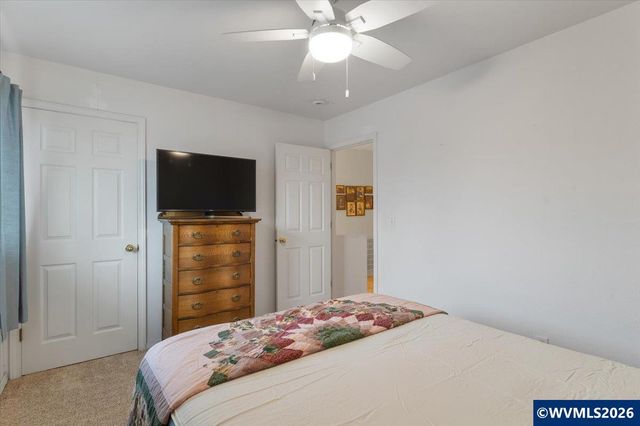 468 Harris Ln, Oregon City, OR 97045