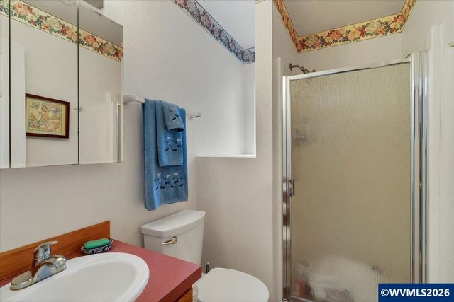 468 Harris Ln, Oregon City, OR 97045