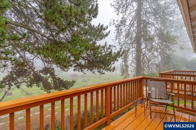 468 Harris Ln, Oregon City, OR 97045