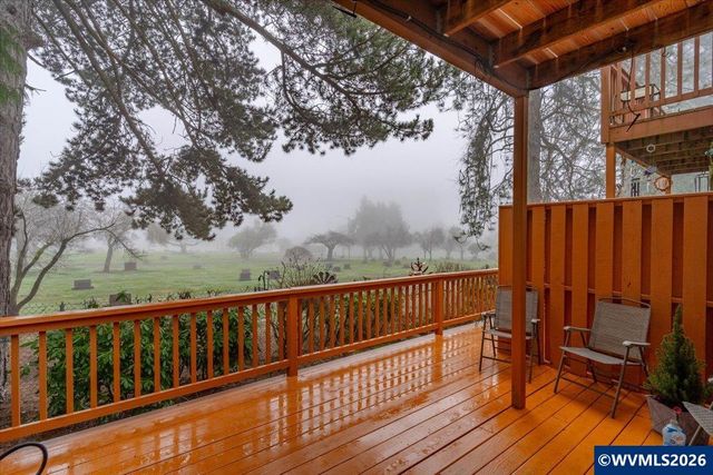 468 Harris Ln, Oregon City, OR 97045