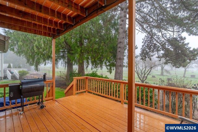 468 Harris Ln, Oregon City, OR 97045