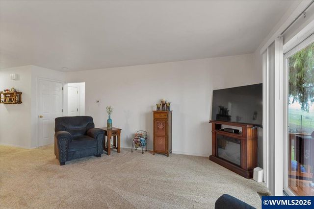 468 Harris Ln, Oregon City, OR 97045