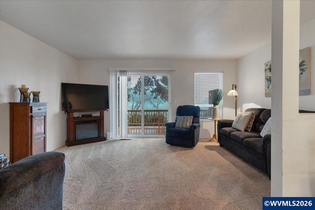 468 Harris Ln, Oregon City, OR 97045