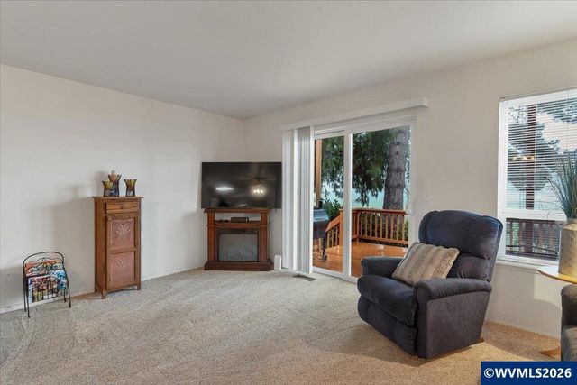 468 Harris Ln, Oregon City, OR 97045