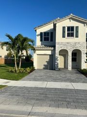 2608 SE 11th St 2608, Homestead, FL 33035