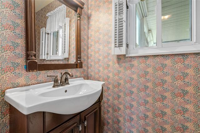 1001 Centergate Drive, Bethel Park, PA 15102