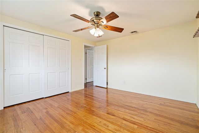 1001 Centergate Drive, Bethel Park, PA 15102
