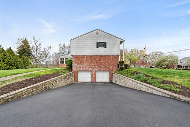 1001 Centergate Drive, Bethel Park, PA 15102