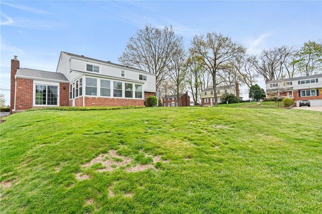 1001 Centergate Drive, Bethel Park, PA 15102