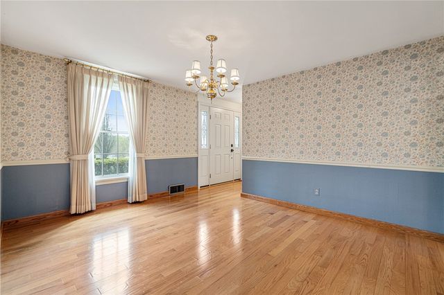 1001 Centergate Drive, Bethel Park, PA 15102
