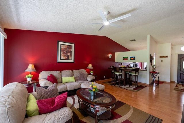 1 Afton Place, Boynton Beach, FL 33426