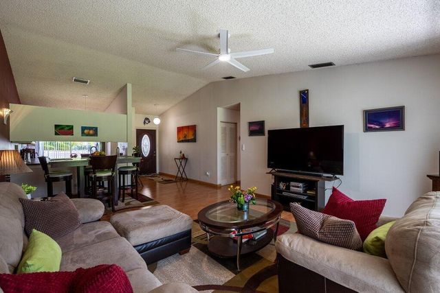 1 Afton Place, Boynton Beach, FL 33426