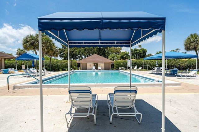 1 Afton Place, Boynton Beach, FL 33426