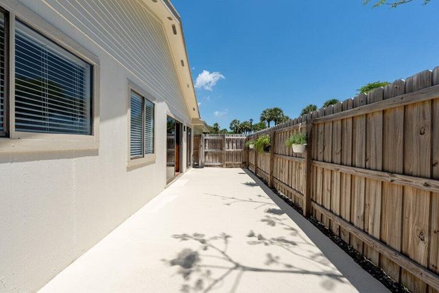 1 Afton Place, Boynton Beach, FL 33426