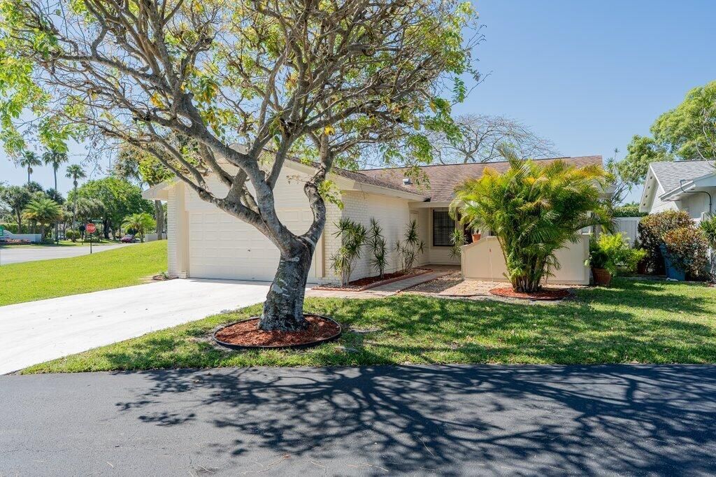 1 Afton Place, Boynton Beach, FL 33426