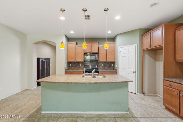 17517 W PINNACLE VISTA Drive, Surprise, AZ 85387