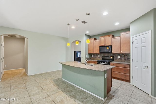 17517 W PINNACLE VISTA Drive, Surprise, AZ 85387