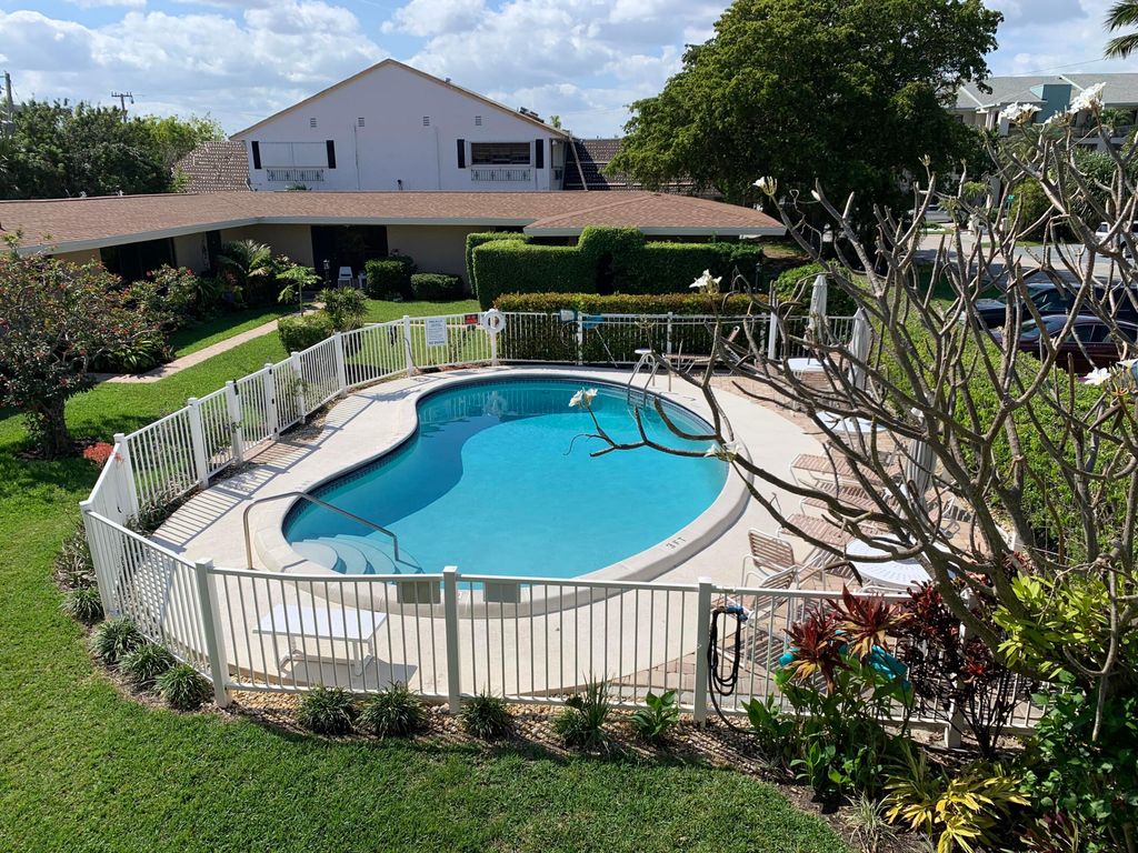 3208 SE 11th Street 201, Pompano Beach, FL 33062