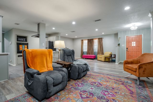 1409 E Sherman Drive, Denton, TX 76209