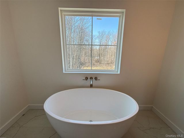 7 Morrow Court, Walden, NY 12586