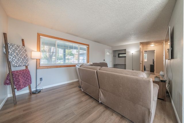 1639 Andrew Avenue, Anderson, CA 96007