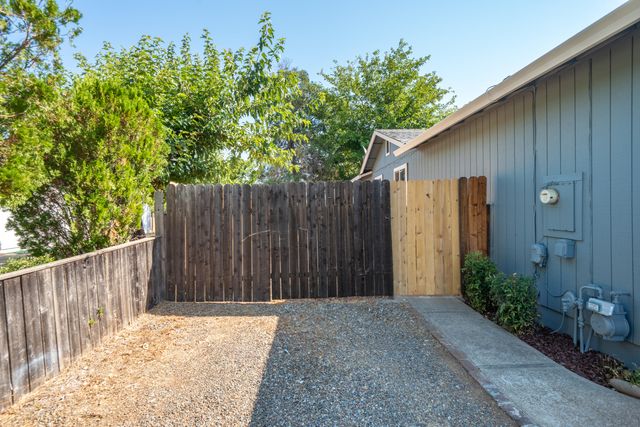 1639 Andrew Avenue, Anderson, CA 96007