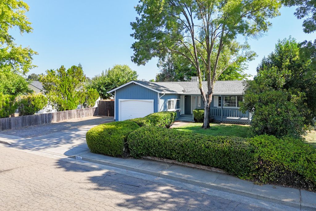 1639 Andrew Avenue, Anderson, CA 96007