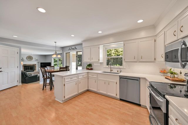 3640 Dominic DRIVE, Brookfield, WI 53045