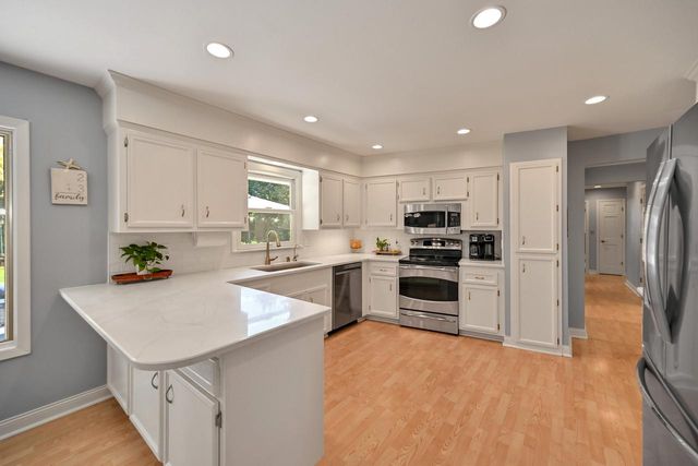 3640 Dominic DRIVE, Brookfield, WI 53045