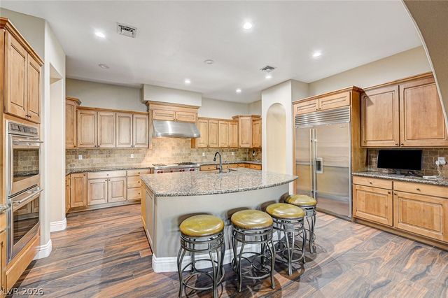 8490 Via De Bellasidra Court, Las Vegas, NV 89123