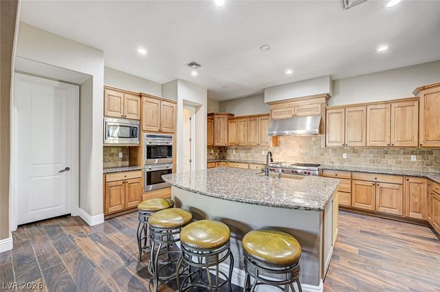 8490 Via De Bellasidra Court, Las Vegas, NV 89123