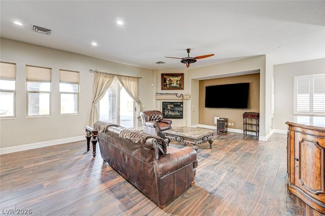 8490 Via De Bellasidra Court, Las Vegas, NV 89123