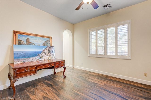 8490 Via De Bellasidra Court, Las Vegas, NV 89123