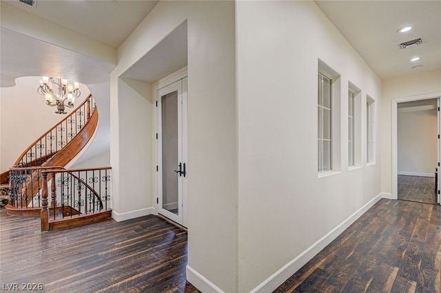 8490 Via De Bellasidra Court, Las Vegas, NV 89123