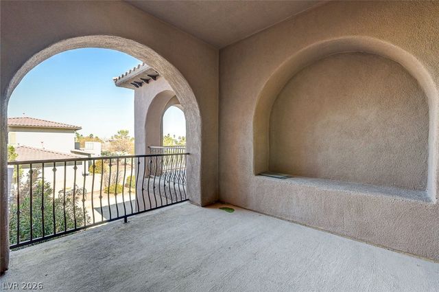 8490 Via De Bellasidra Court, Las Vegas, NV 89123