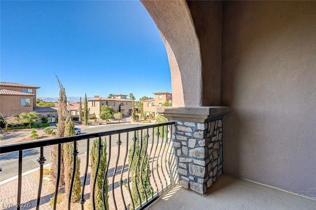 8490 Via De Bellasidra Court, Las Vegas, NV 89123