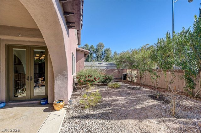 8490 Via De Bellasidra Court, Las Vegas, NV 89123