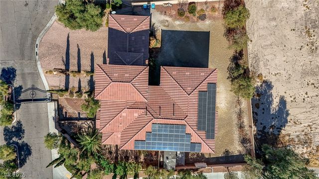 8490 Via De Bellasidra Court, Las Vegas, NV 89123