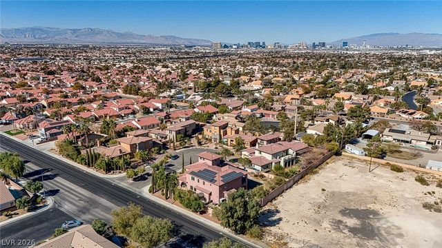 8490 Via De Bellasidra Court, Las Vegas, NV 89123