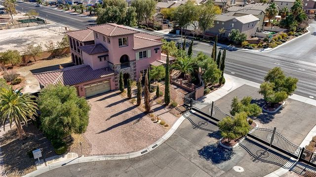 8490 Via De Bellasidra Court, Las Vegas, NV 89123