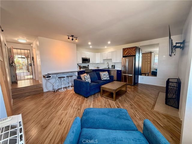 2575 37 E 19th, Signal Hill, CA 90755