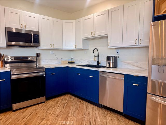 2575 37 E 19th, Signal Hill, CA 90755